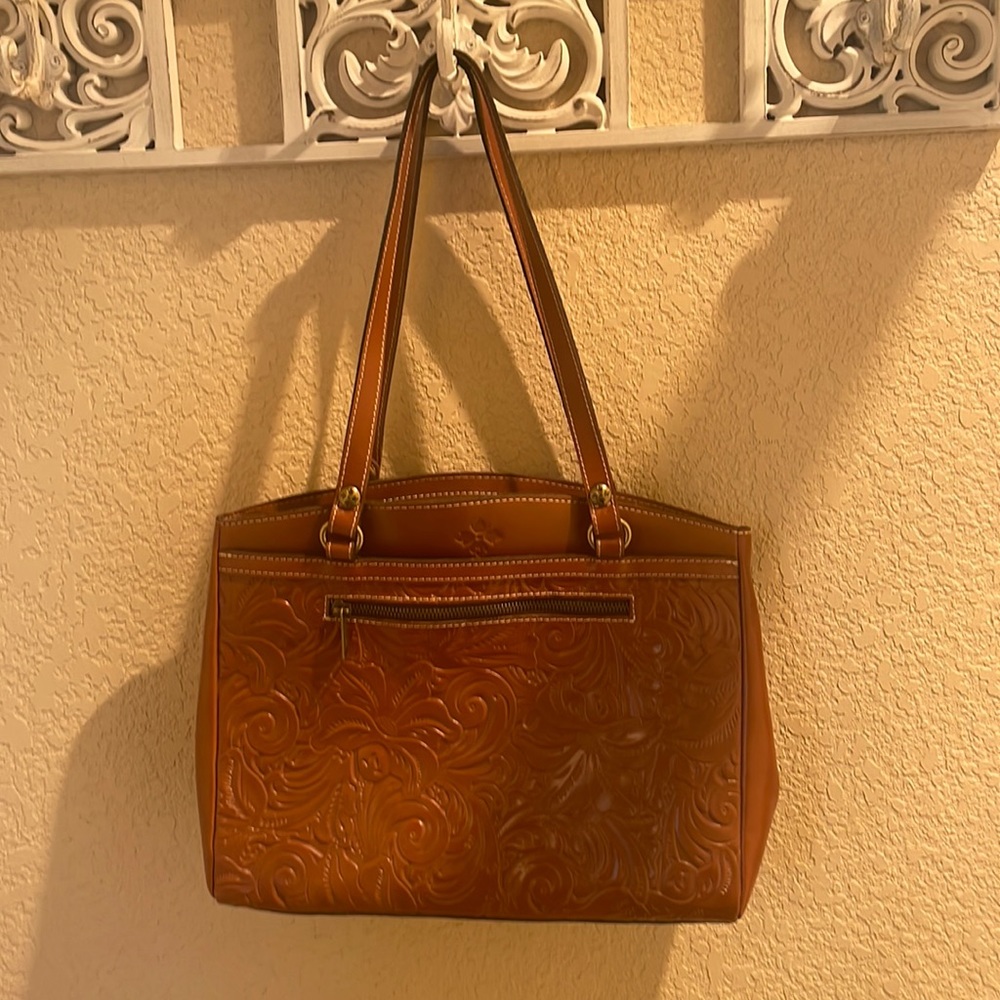 Women’s Patricia Nash brown tooled leather purse